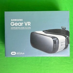 Samsung Gear Vr Headset (White & Black) Brand New